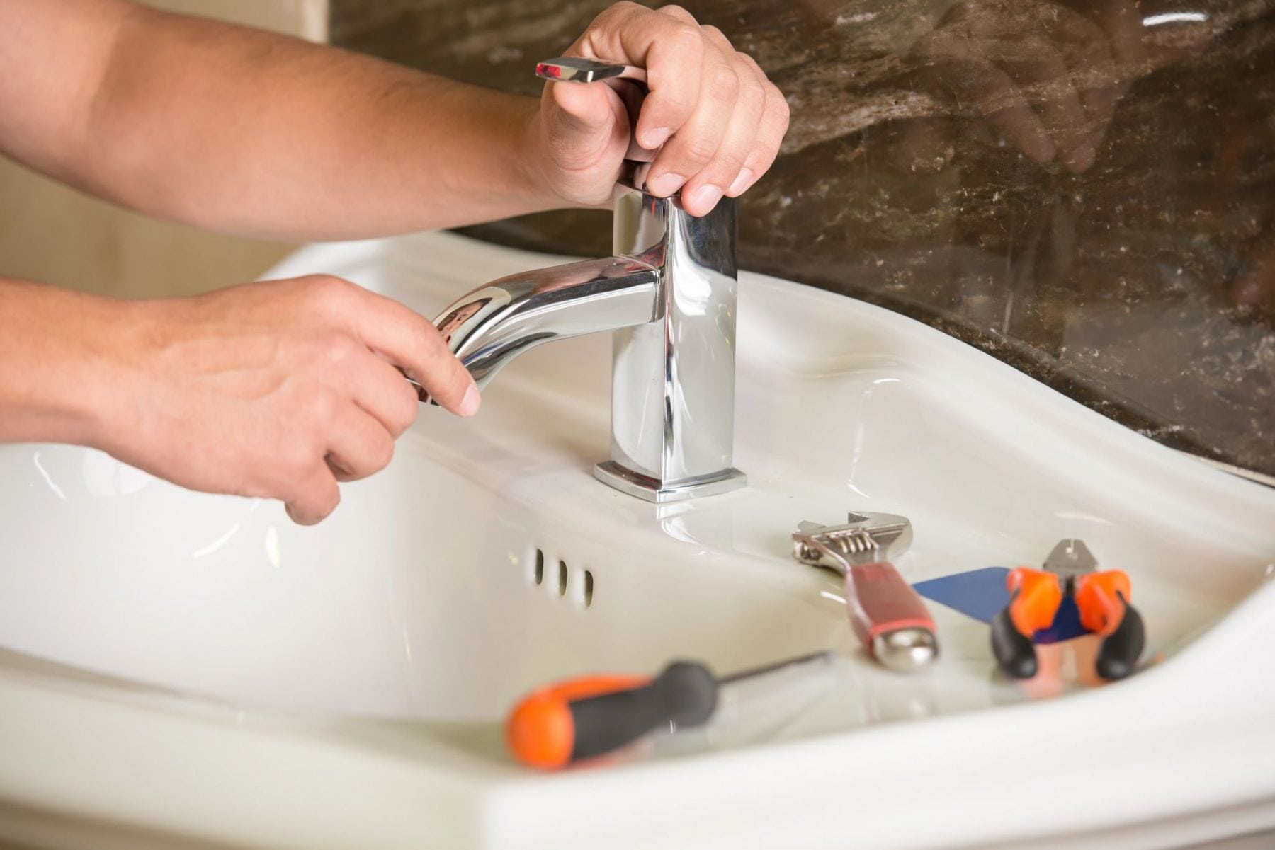 how-to-fix-a-leaking-tap-call-mint-plumbing-services-on-07-3297-6517